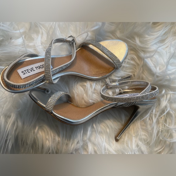 NWOT Steve Madden strappy Stiletto heel sandal - Picture 3 of 8